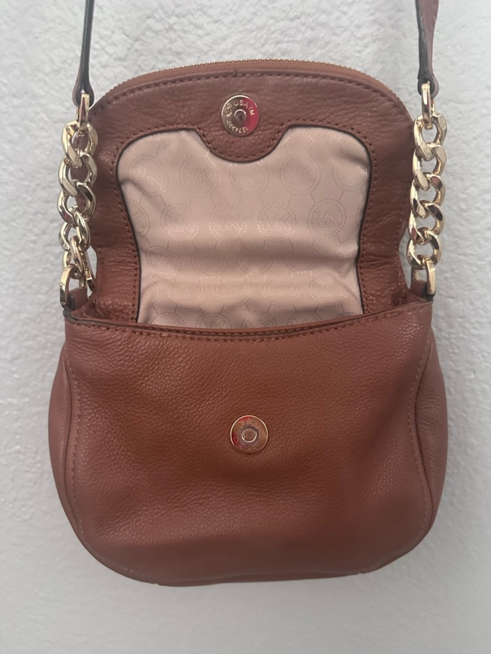 Michael Kors Brown Leather Crossbody with Gold Chain - Picture 3 of 5